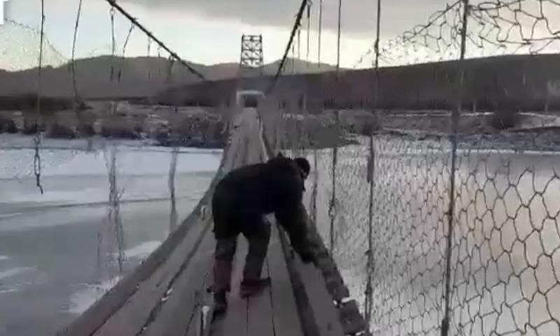 Танцующий мост Кадр из видео