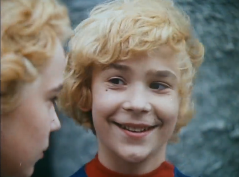 Ваш мозг насквозь пропитан знаниями о кино СССР, если за 1 минуту ответите на 5/5 — ТЕСТ Кадр из фильма &quotПриключения Электроника&quot (6+)