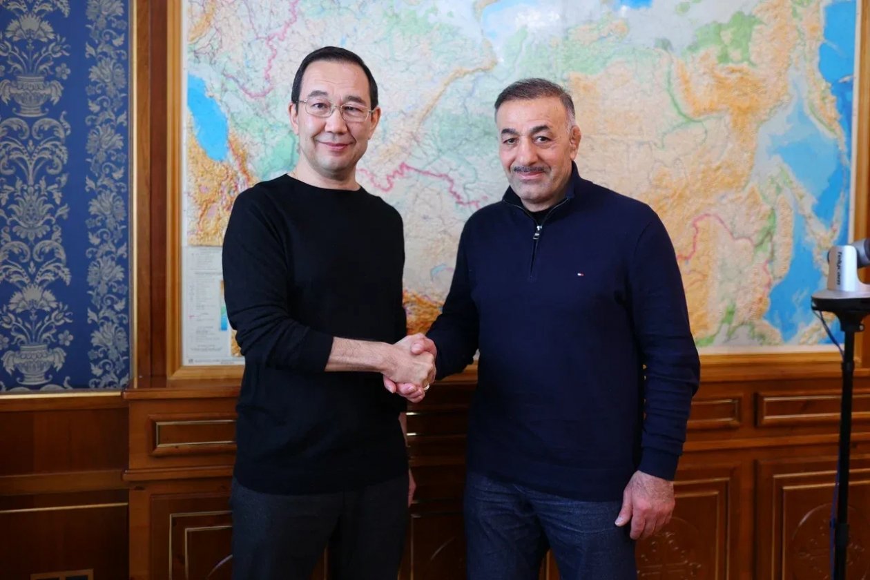 Модосян станет наставником якутских борцов Павлова и Капрынова пресс-служба правительства Якутии