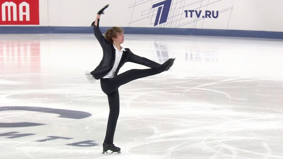 А. Самбуев вошел в число лучших юных фигуристов страны федерация фигурного катания РФ