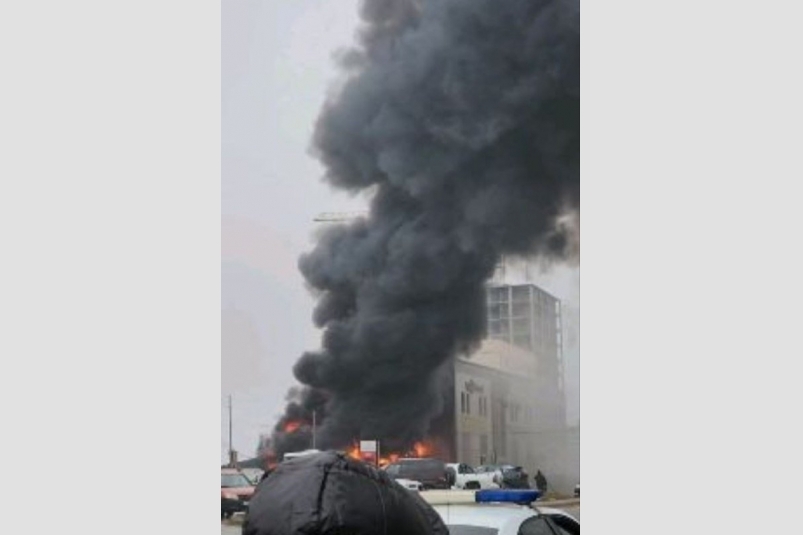 Строительный магазин загорелся в Ставрополе очевидцы