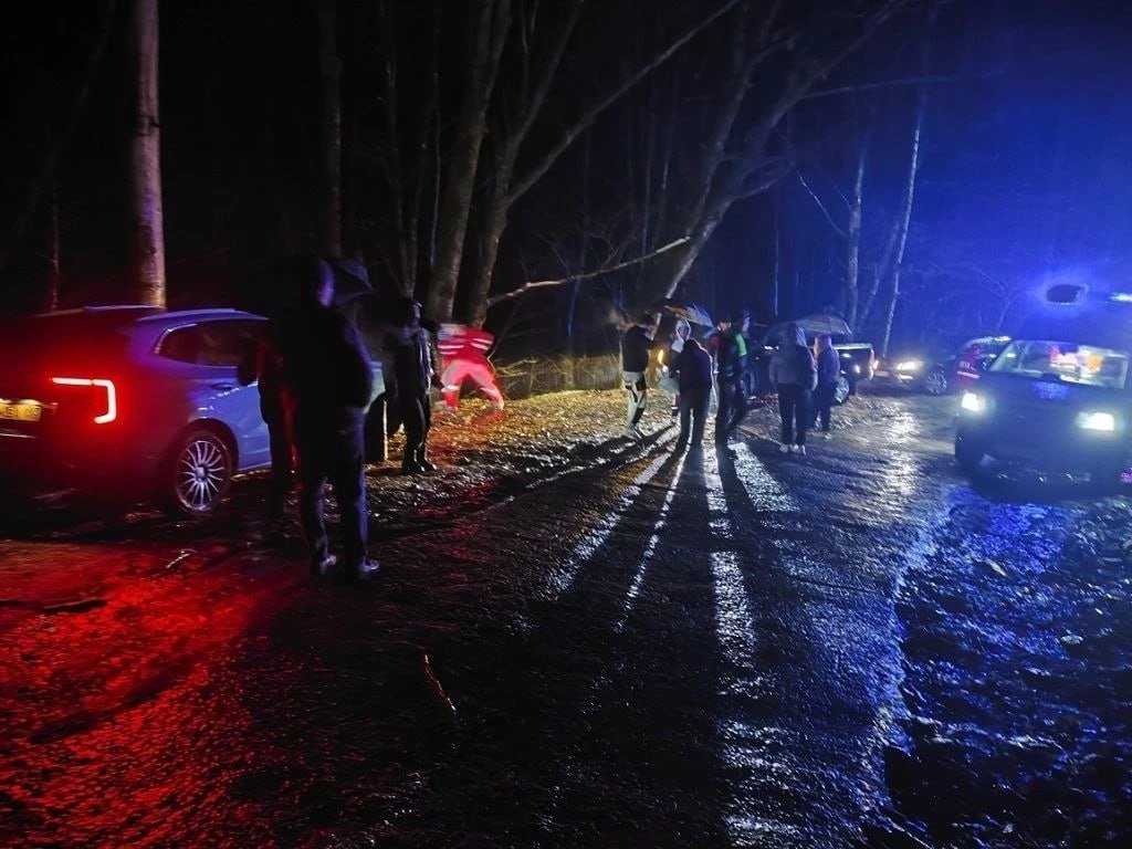 В жестком ДТП &quotГАЗель&quot сбила девочку и вылетела в кювет в Сочи t.me/mvd_23
