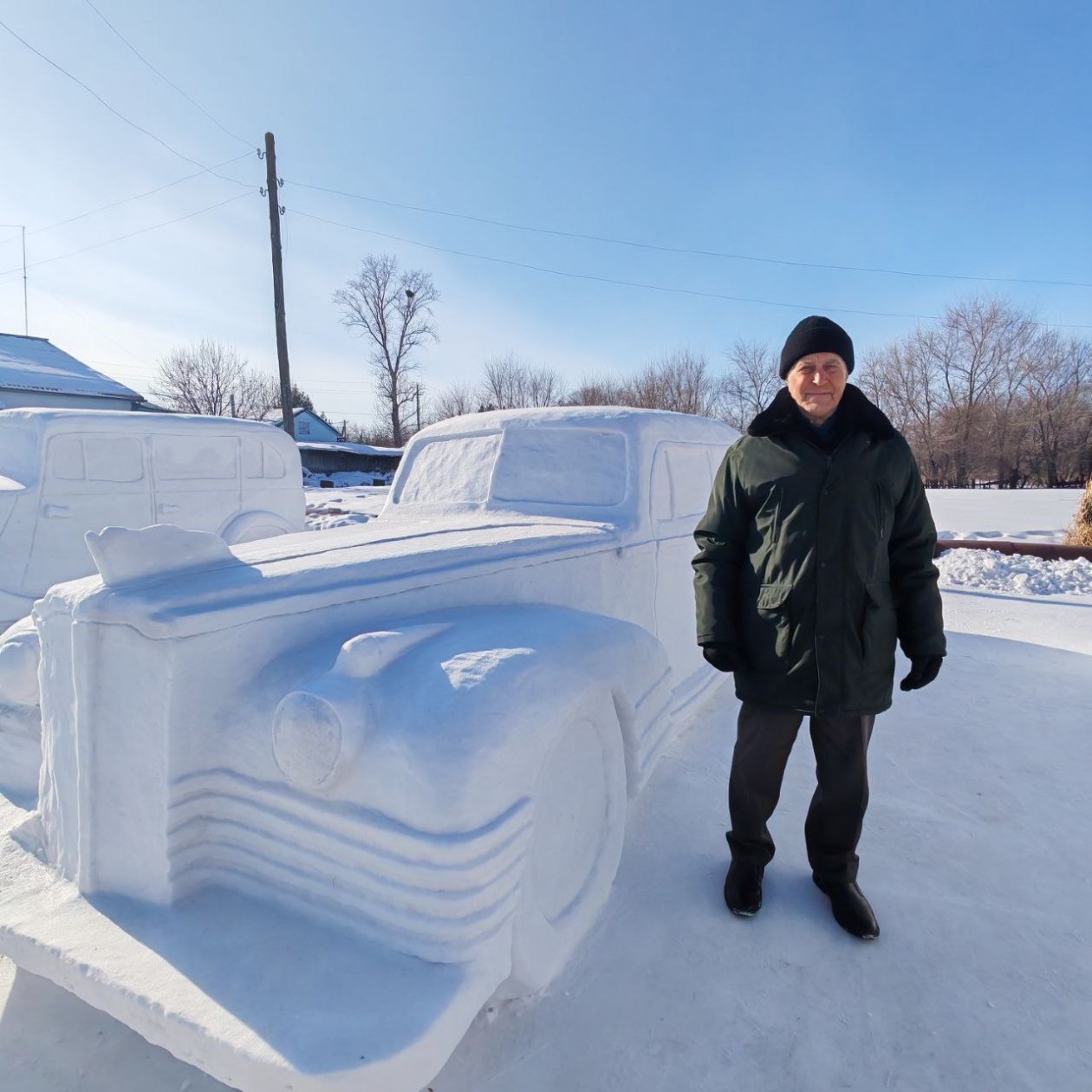 Юрий Потапчук слепил Т-34, правительственный лимузин и знаменитую &quotЧайку&quot газета &quotЗаря Амура&quot (16+)