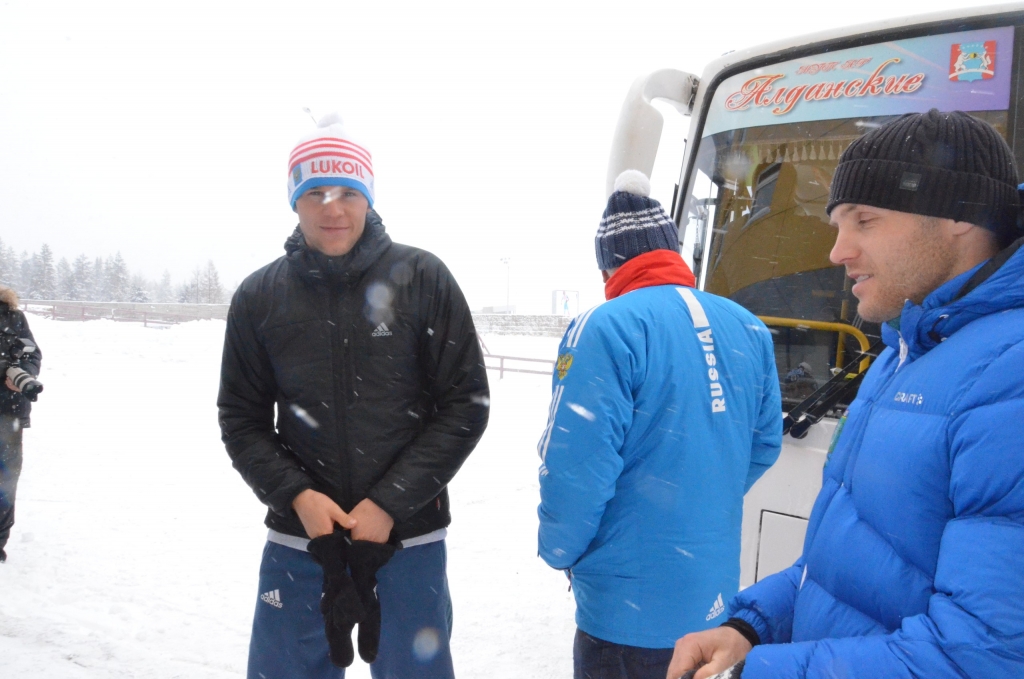 Спринтерскую команду сборной России по лыжному спорту встретили в Алданском районе Якутии, Фото с места события из других источников