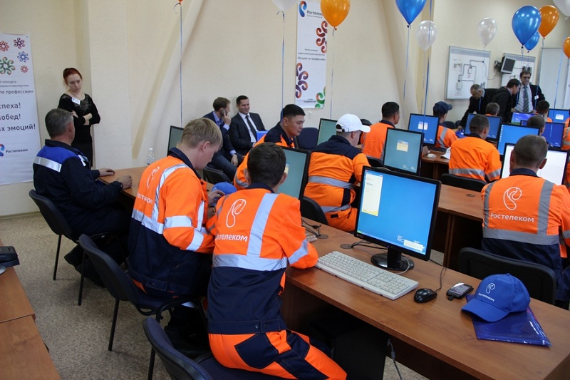 Электромонтеры и кабельщики-спайщики из Магадана поборолись за звание лучших, Фото с места события из других источников