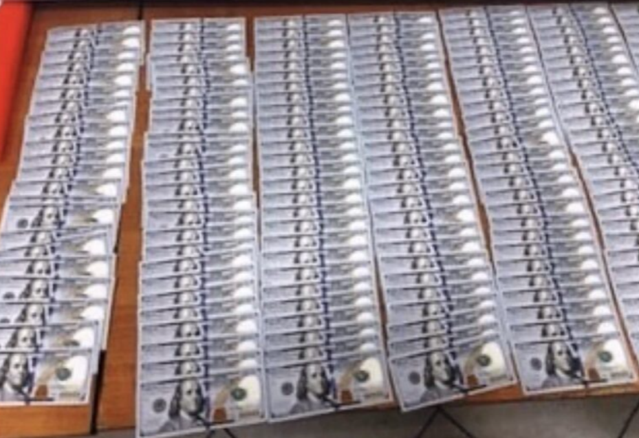 Незаконный вывоз в Израиль более 13 тысяч долларов пресекли в Сочи Пресс-служба Сочинской таможни