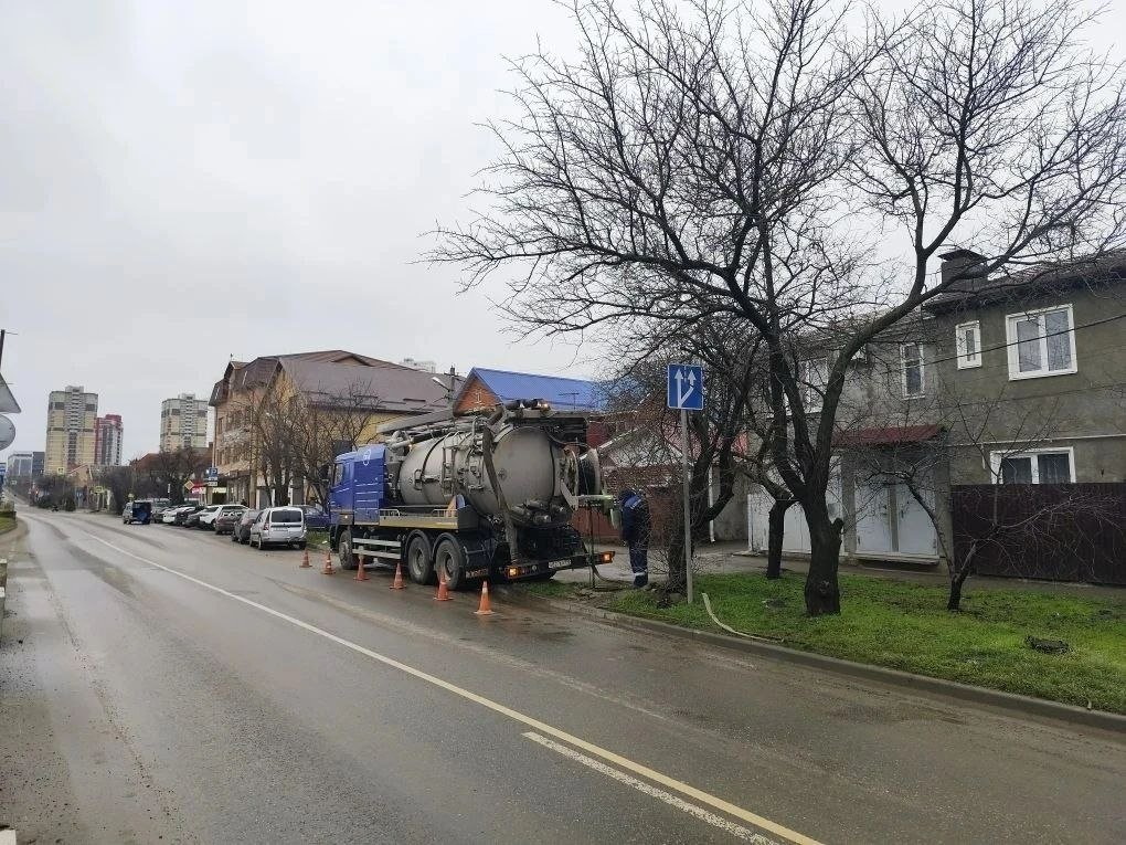 7 тонн мусора извлекли из канализации при очередном засоре в Краснодаре Пресс-служба Росводоканал Краснодар