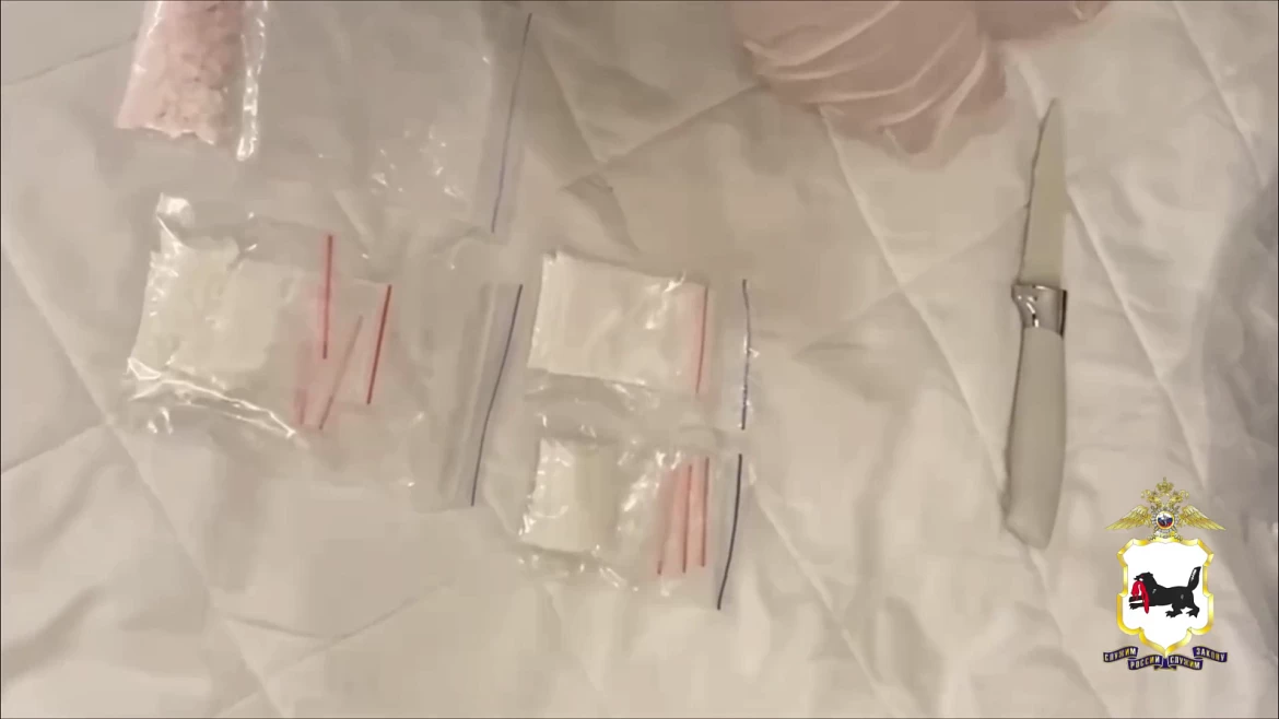 Полицейские задержали двоих сбытчиков наркотиков в Иркутске Пресс-служба ГУ МВД России по Иркутской области