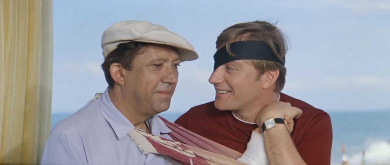 Юрий Никулин и  Андрей Миронов кадр из фильма &quotБриллиантовая рука&quot (18+)