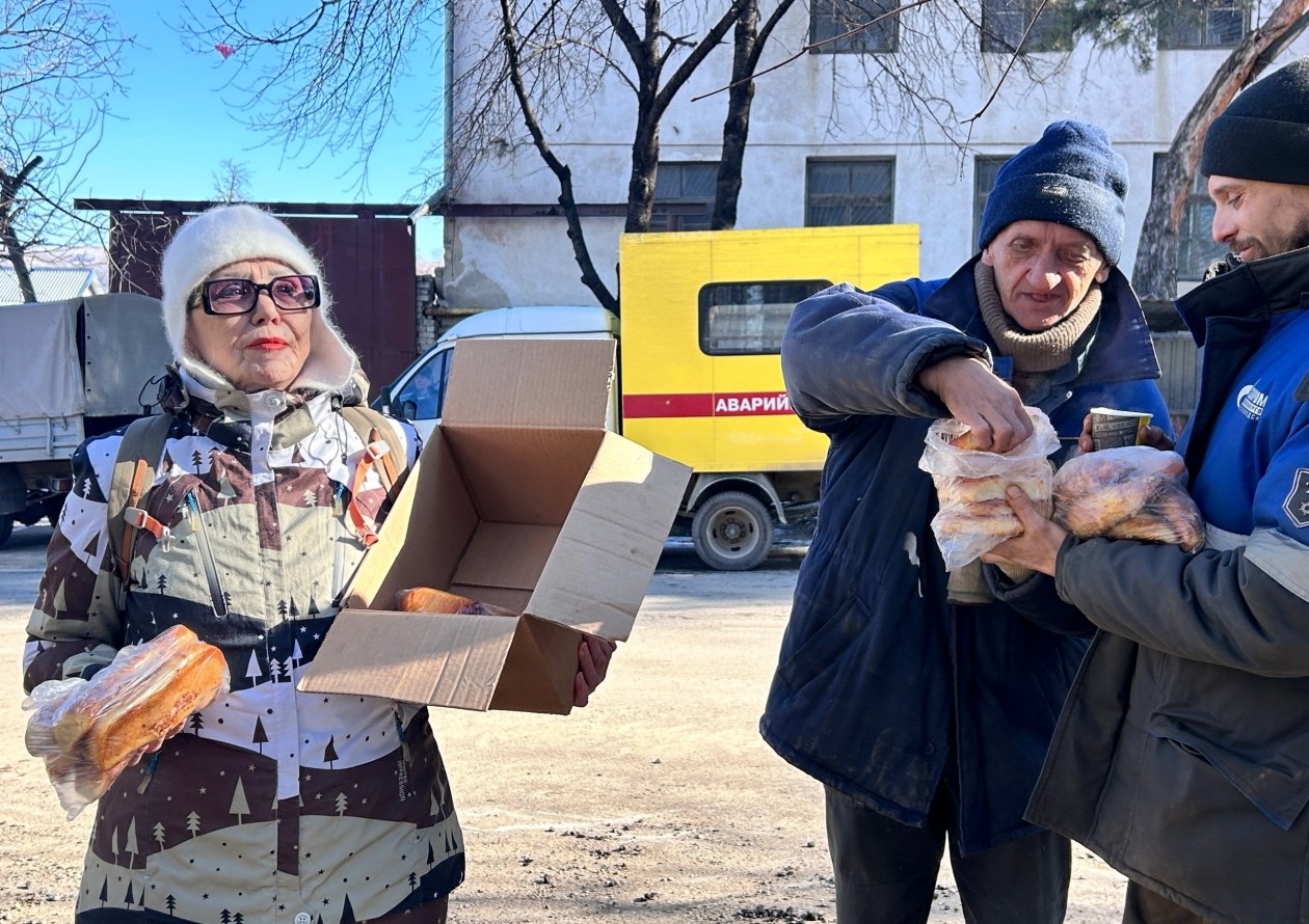Жительница Кисловодска угостила пирожками аварийную бригаду Администрация Кисловодска