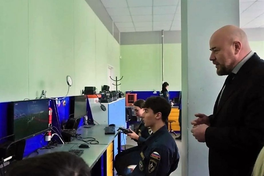 С учащимися встретился вице-губернатор края Артем Мельников Пресс-служба министерства образования и науки Хабаровского края