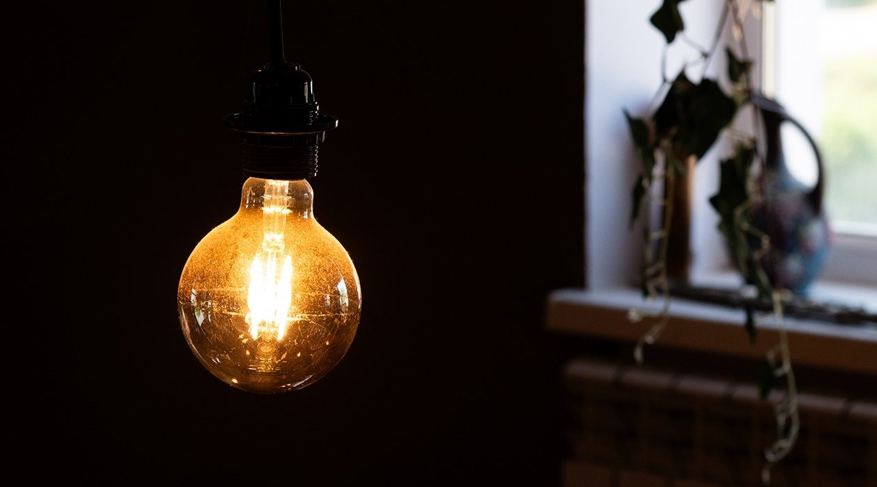лампочка, искусственное освещение, в темноте, свет Евдокия Сорокина, ИА AmurMedia