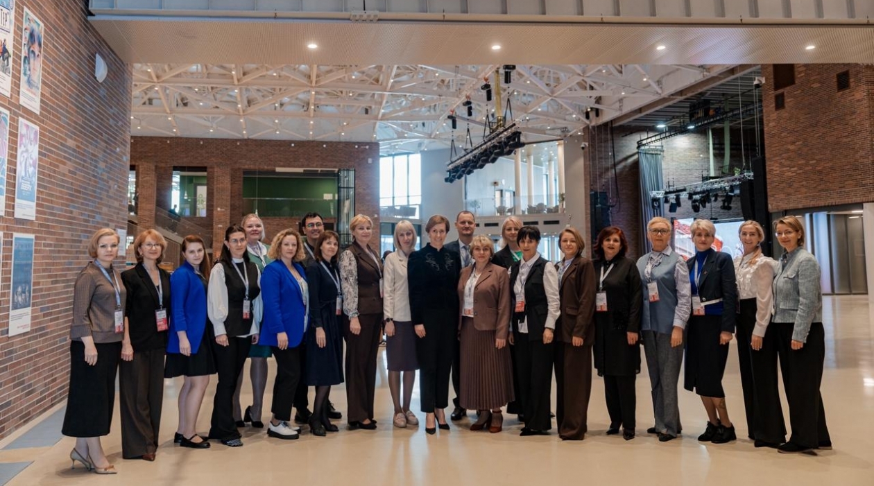 Магаданская управленческая команда стажируется в гимназии имени Е.М. Примакова Источник