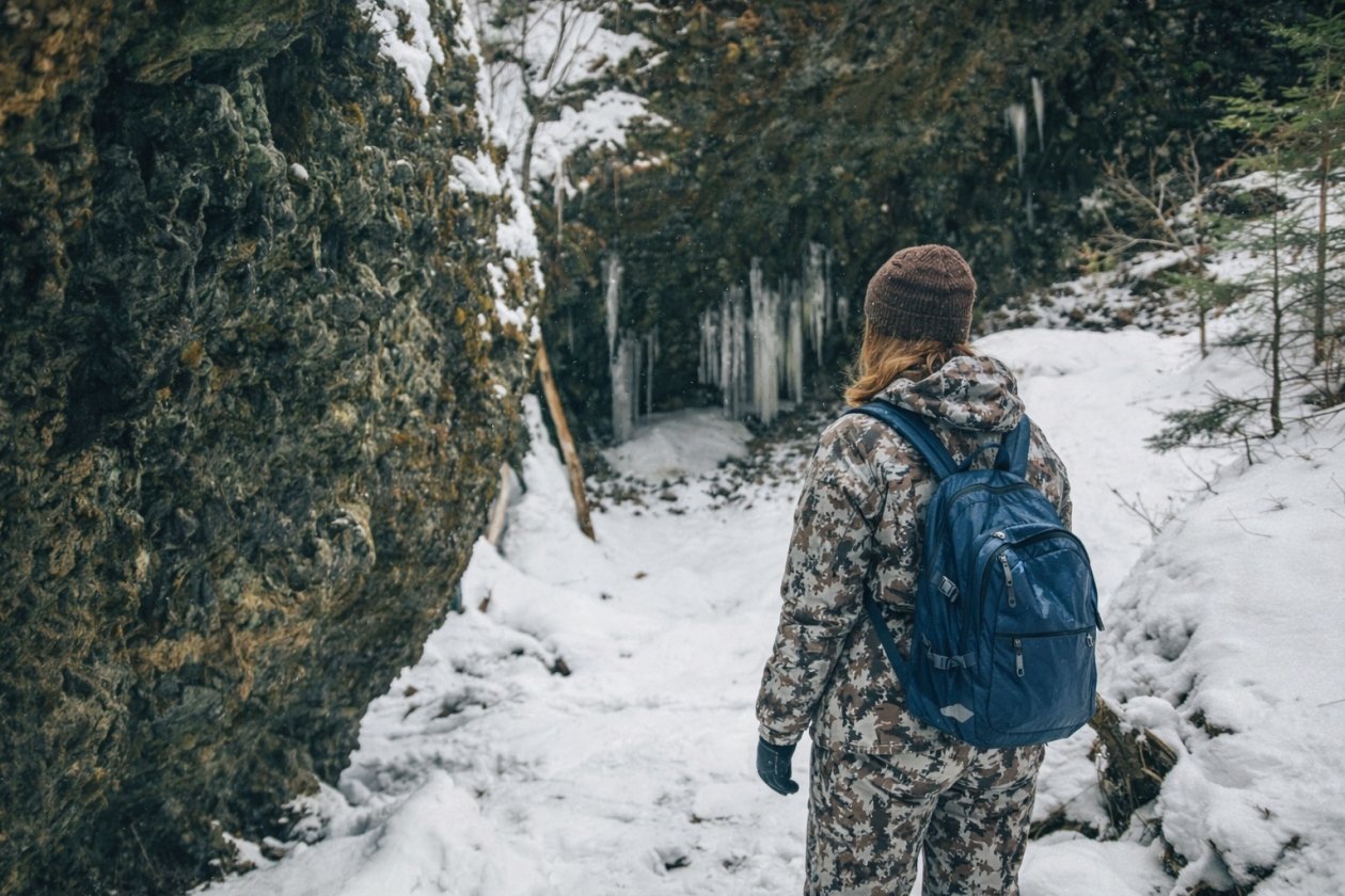 Каньон Медовый Лис в Приморье сгенерировано ИИ Qwenlm.ai (18+)