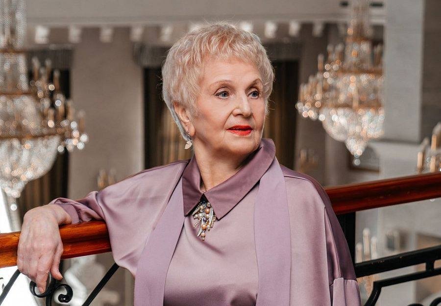 Народная артистка РФ из Бурятии удостоена спецпремии &quotЗолотая Маска&quot Минкультуры Бурятии