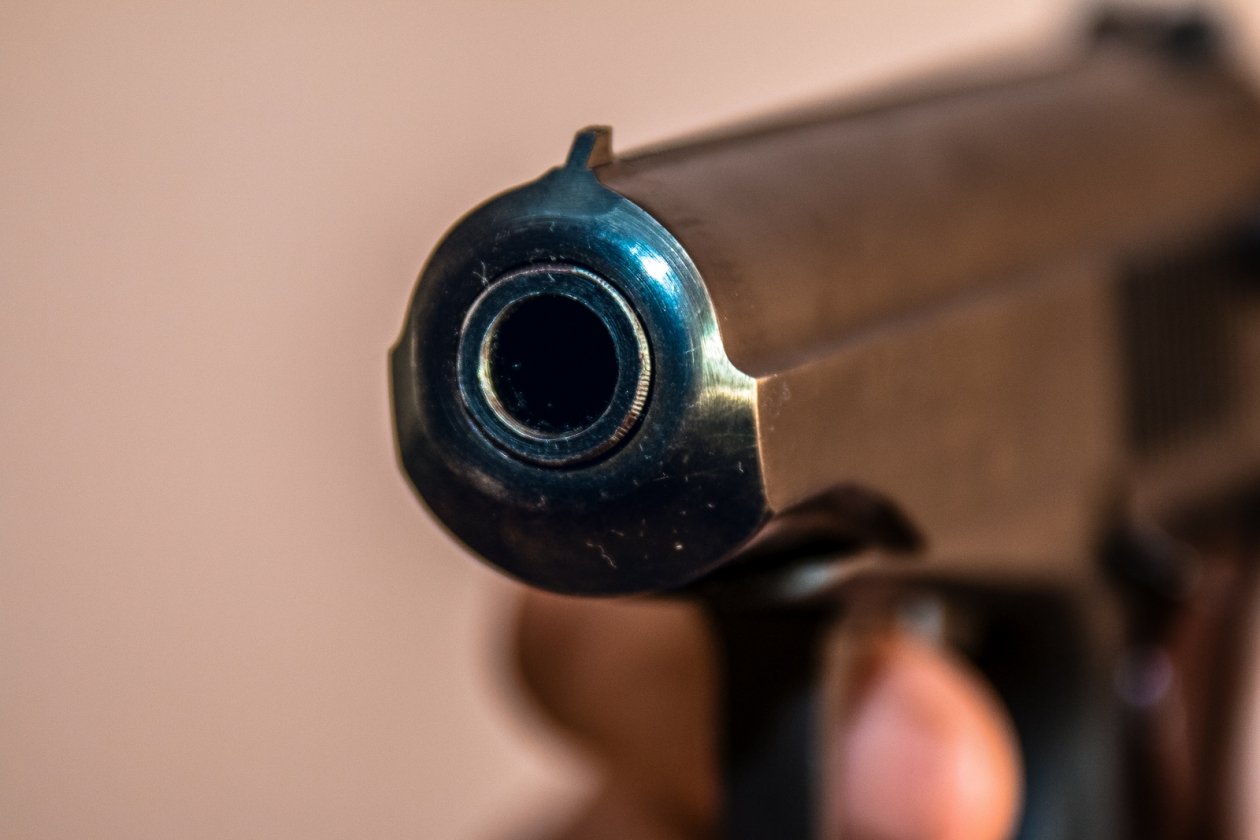 пистолет, оружие, огнестрел, огнестрельное ранение, нападение, угроза, самооборона, травматический, ствол, преступление, криминал, уголовка, уголовная ответственность, выстрел, резинострел Кулешов Е. С., ИА PrimaMedia.ru