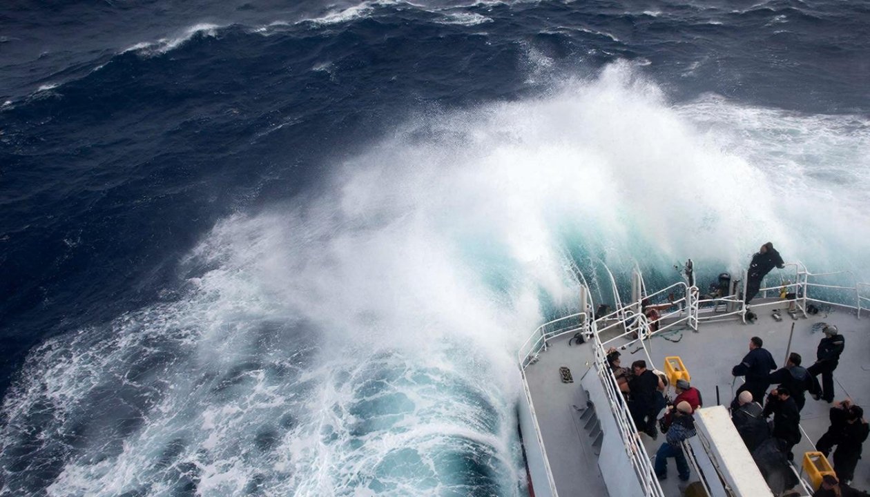 Тематическое фото ИИ GigaChat (18+)