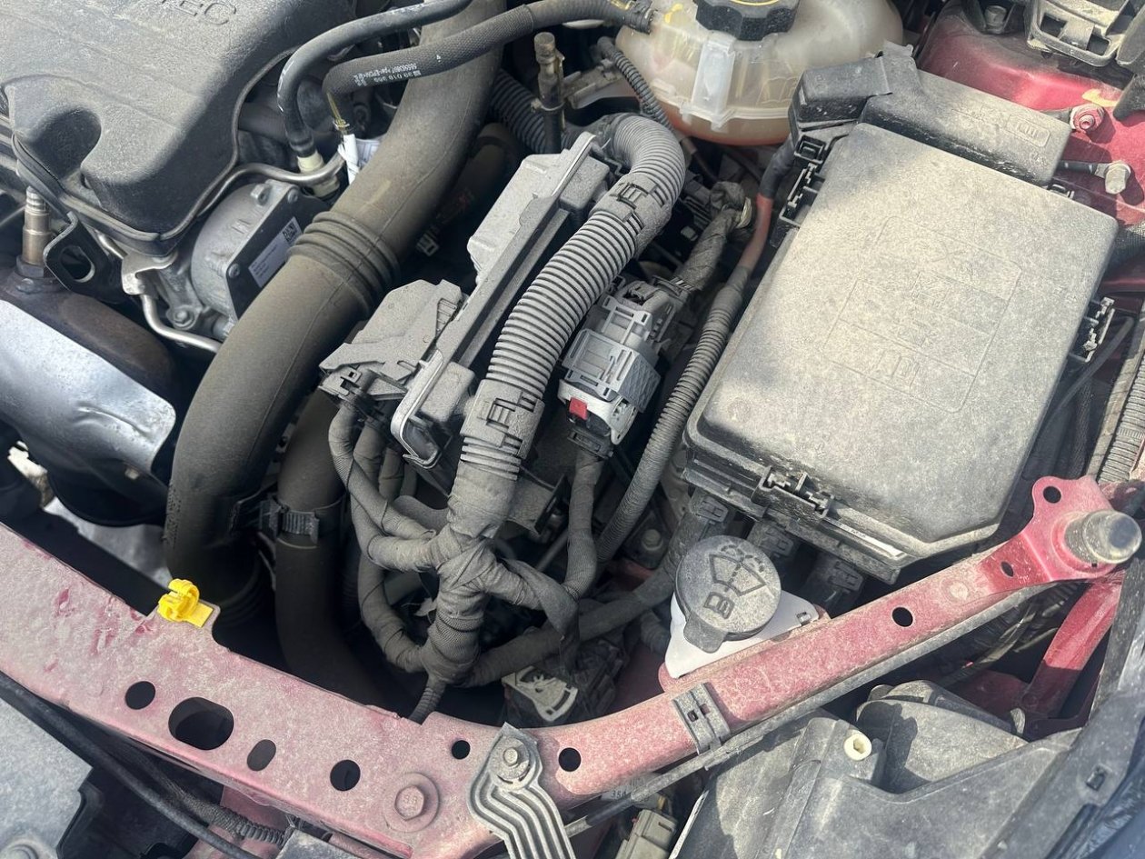 Можно ли заряжать аккумулятор прямо на машине, не снимая клеммы - ответ автоэлектрика ИА KrasnodarMedia