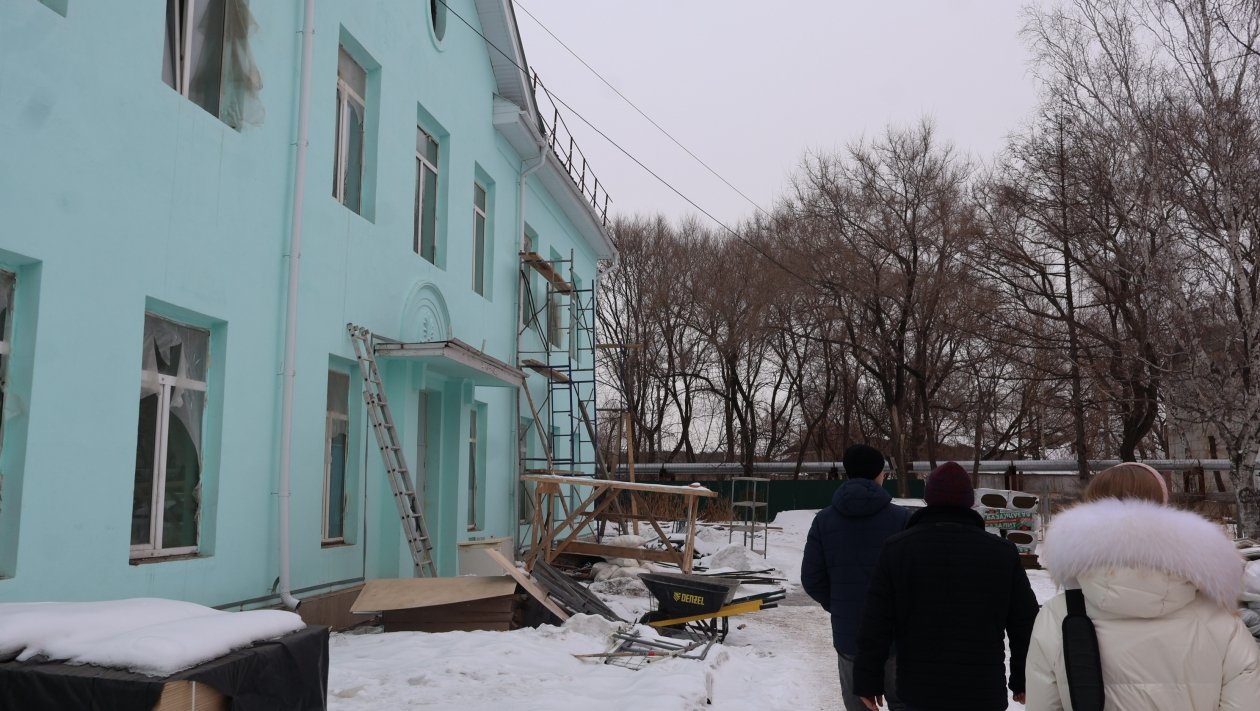 Общественные наблюдатели посетили школу № 134, где идет ремонт Александр Шепырев, ИА UssurMedia
