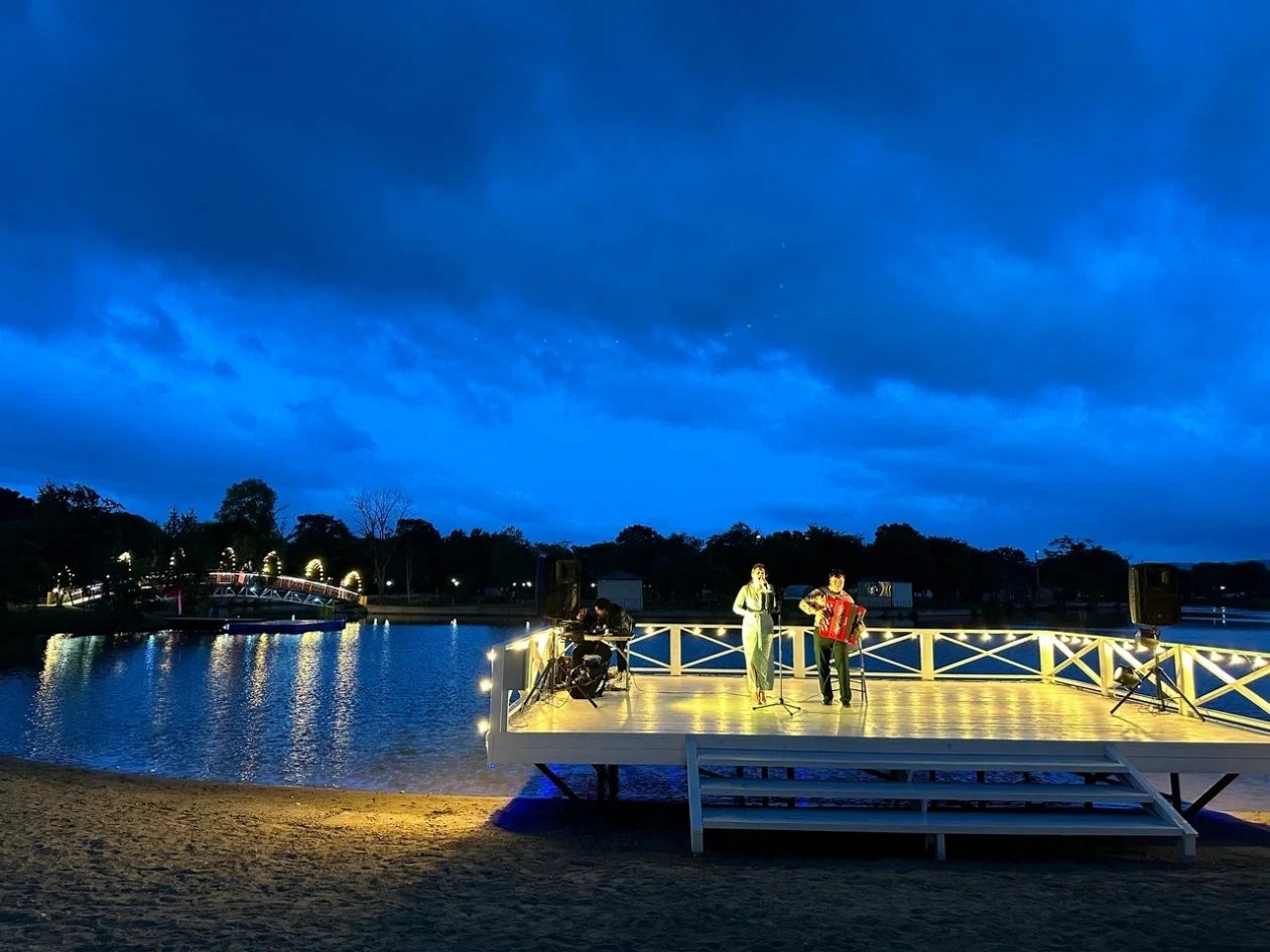 Музыкальные вечера предоставлено парком &quotРадужный&quot