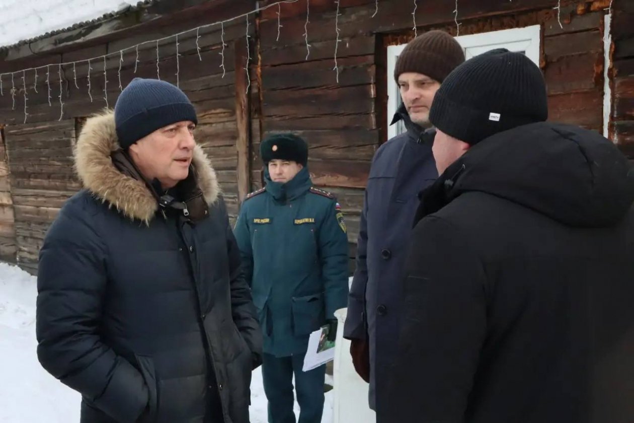 Игорь Кобзев работает с гражданами в Бодайбо Пресс-служба правительства Иркутской области