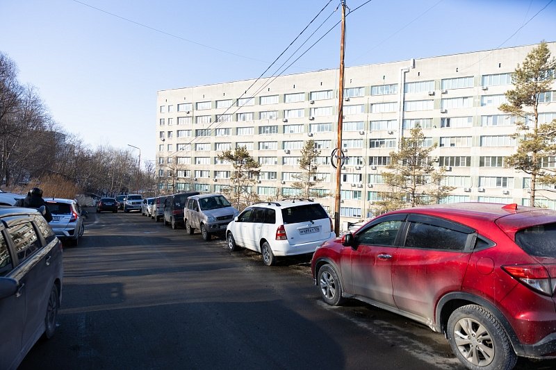 Возле Тысячекоечной больницы во Владивостоке начнут работать эвакуаторы Евгения Кубко, Администрация Владивостока