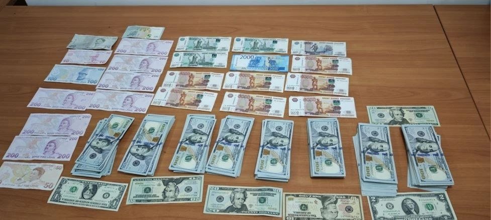 Контрабанду валюты в крупном размере пресекли в аэропорту Минеральных Вод Пресс-служба УФСБ России по Ставрополью