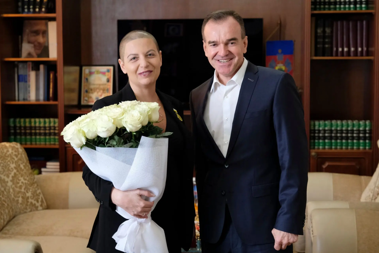 Кондратьев поздравил Симоньян со званием &quotПочетный гражданин города Краснодара&quot Пресс-служба администрации Краснодарского края