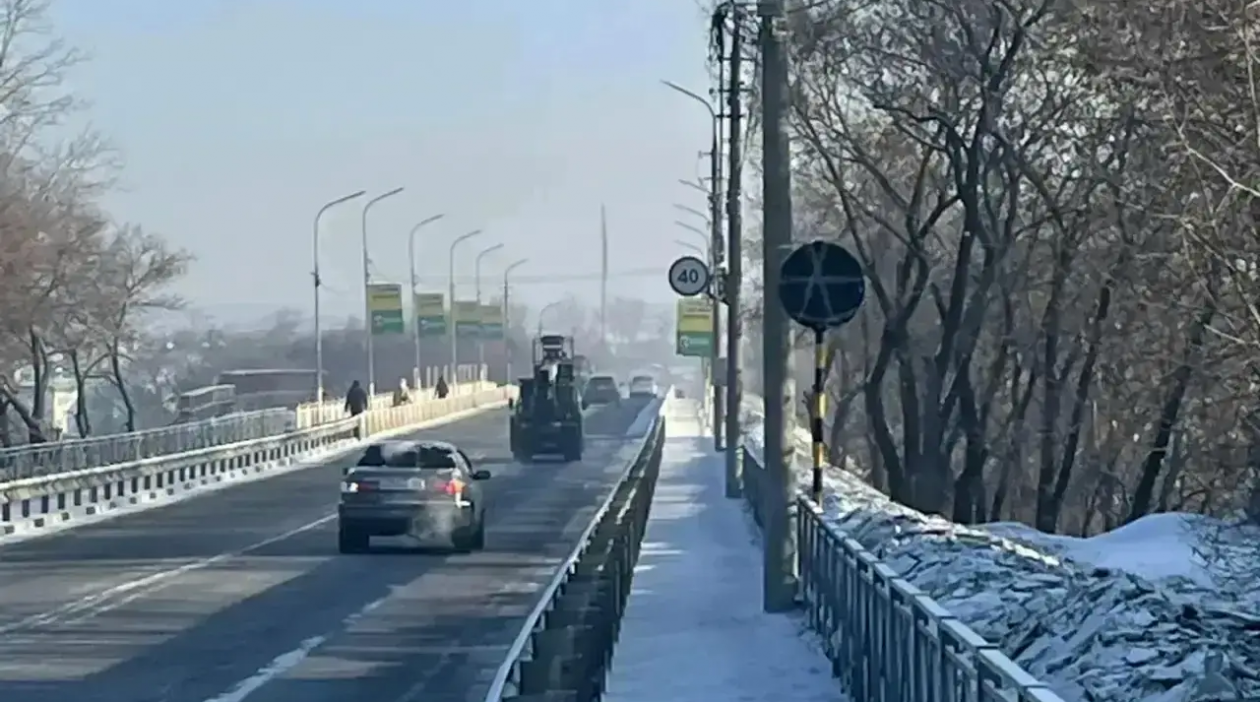 Грузовики массой свыше 4 тонн направят по объездной дороге министерство транспорта и дорожного хозяйства Амурской области