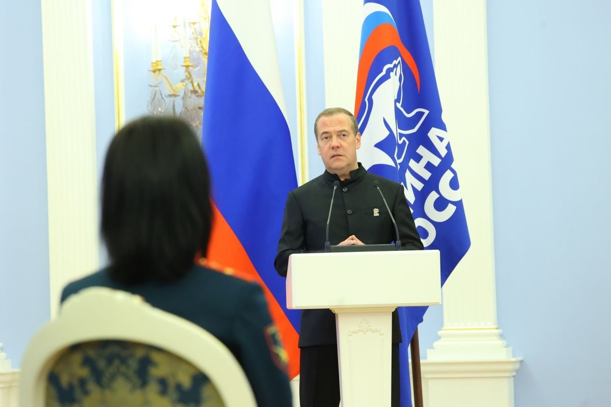 Дмитрий Медведев Пресс-служба отделения партии &quotЕДИНАЯ РОССИЯ&quot по Камчатскому краю