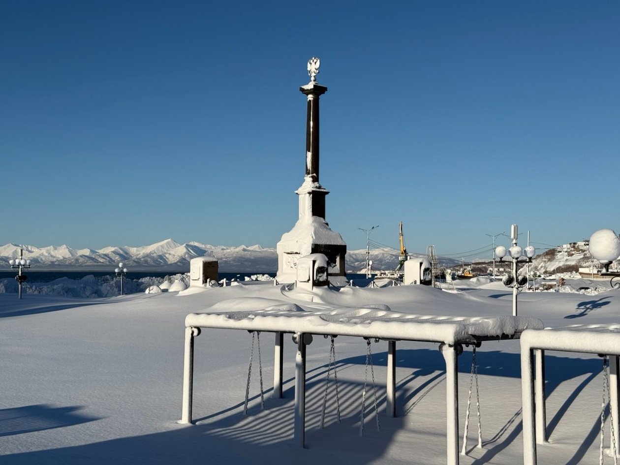 Качели в центре Петропавловска-Камчатского ИА KamchatkaMedia