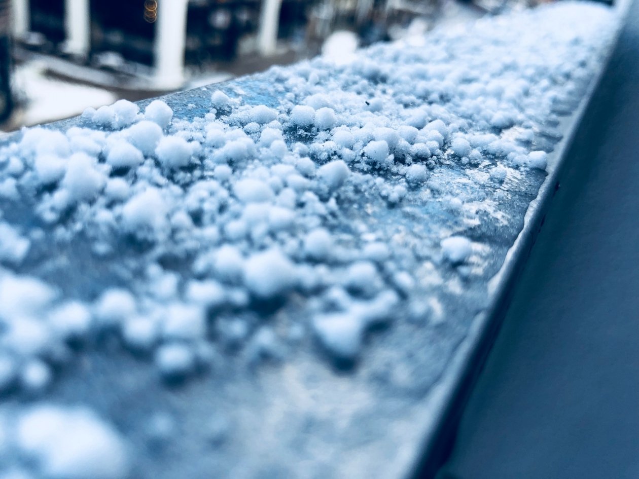 Что будет собственнику балкона в Москве, где с козырька упал снег и убил ребенка pxhere.com