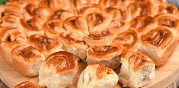 Банка сгущенки и тесто.- пирог к чаю готов: даже разрезать не надо дзен-канал &quotСовет да Еда&quot (12+)