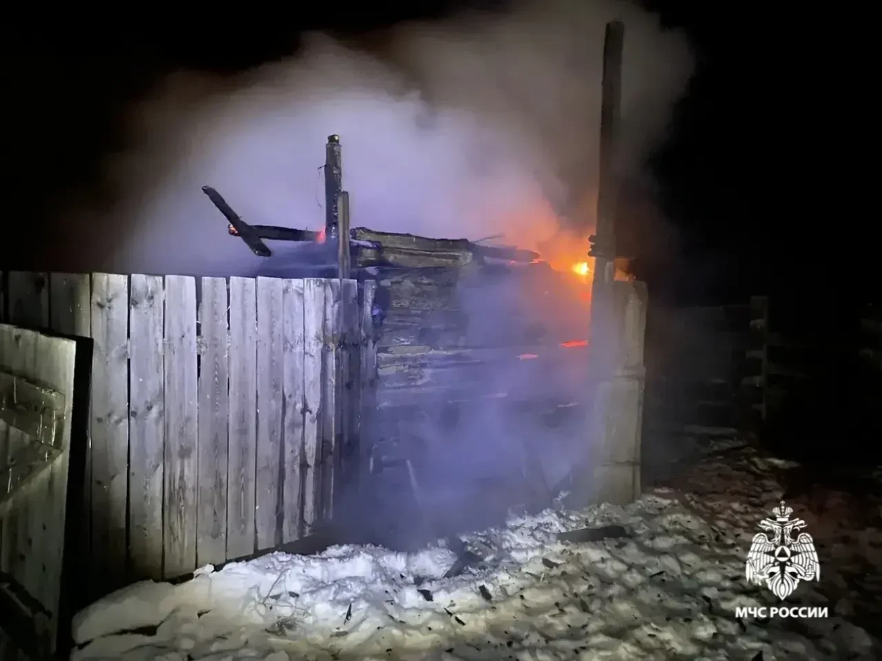 В Бурятии подожгли баню с человеком внутри МЧС по Бурятии