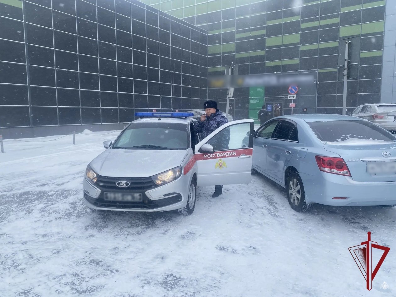 В Улан-Удэ подросток в супермаркете пытался украсть сладости и игрушки на 3 тыс. Росгвардия по Бурятии