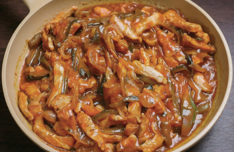 Тематическое фото Сгенерировано Qwen Chat (18+)