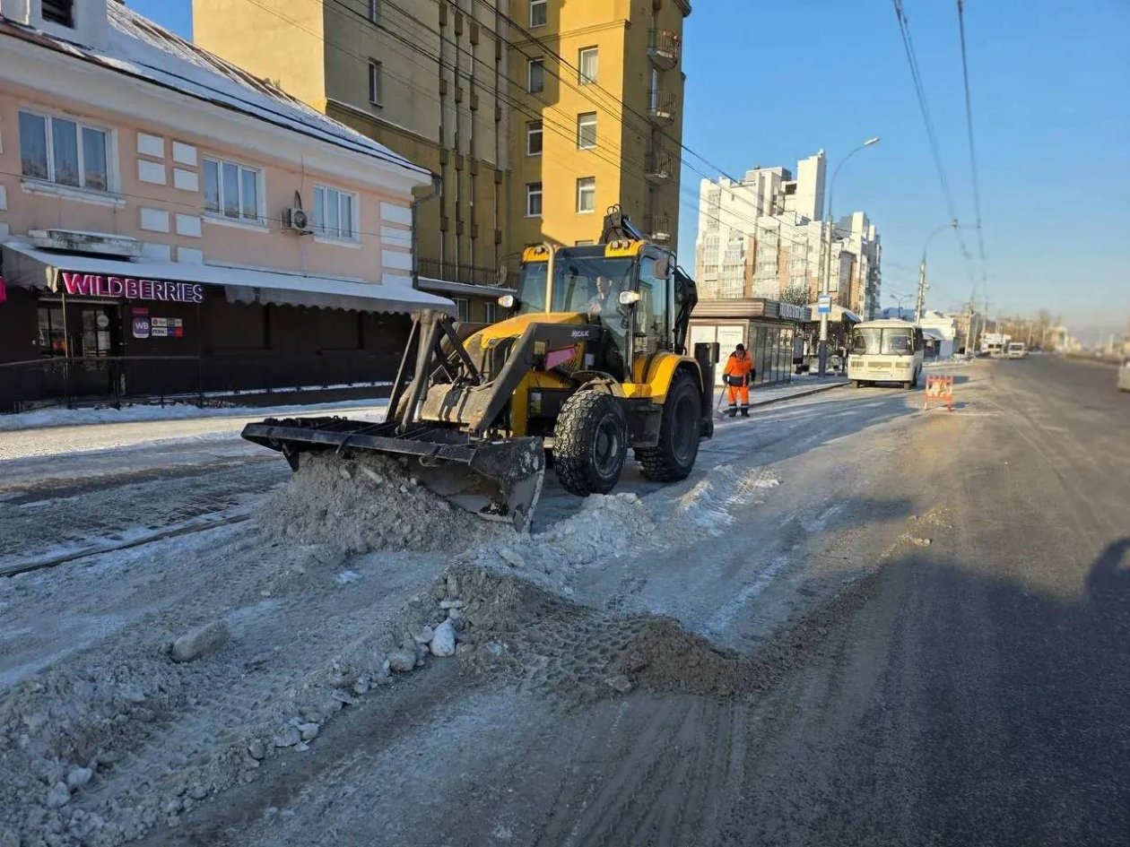 Уборку снега усилили в центре Иркутска в выходные дни Пресс-служба администрации Иркутска