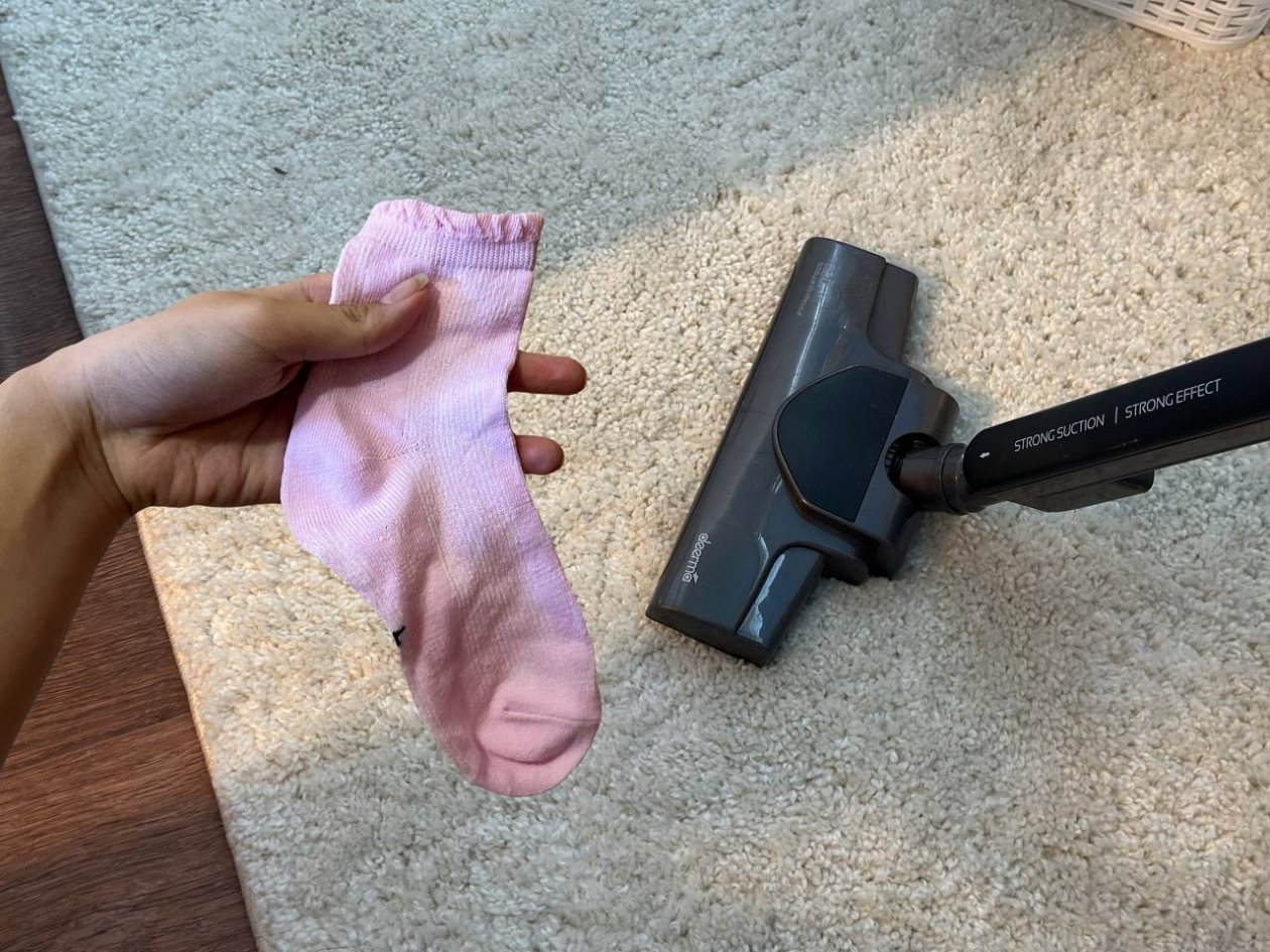 Надеваю носок на пылесос - эффект круче, чем у робота-пылесоса: ковры чистые 4 недели ИА KrasnodarMedia