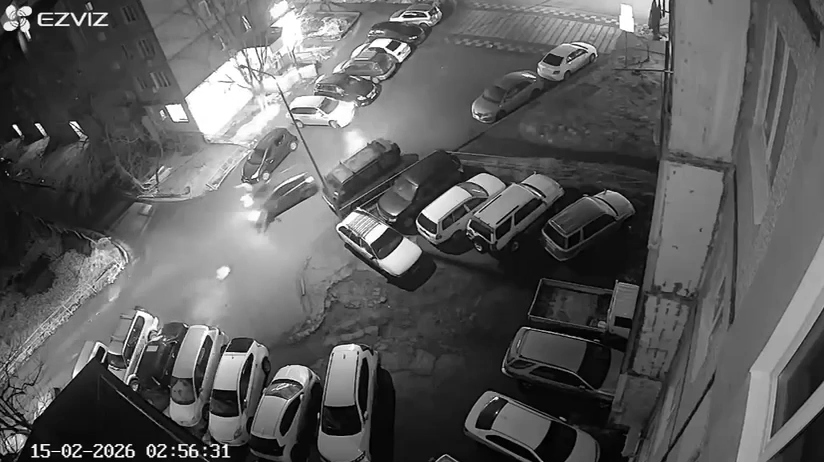 Момент происшествия попал на видео Телеграм-канал (18+) Svodka25