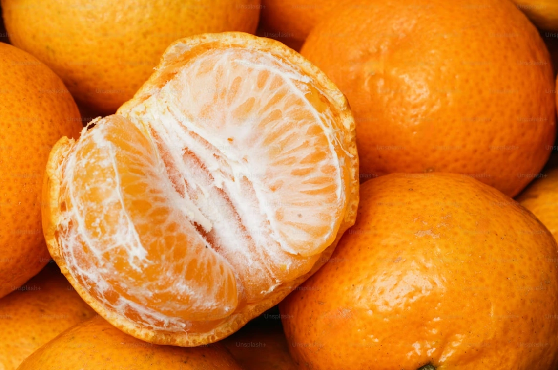 Шкурки от мандаринов не выкидываю, а прячу: как ароматные &quotпомои&quot решают 2 проблемы в быту - делюсь рецептом unsplash.com (18+)