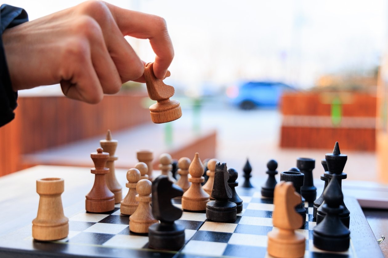 игра в шахматы, ход конем Евгений  Кулешов, ИА PrimaMedia