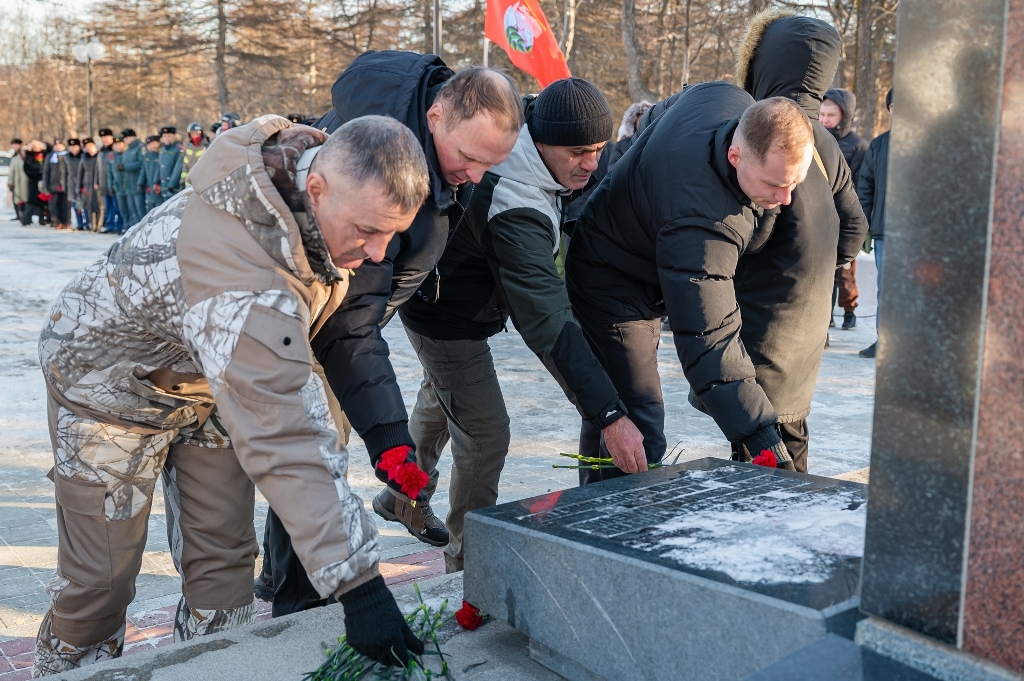 В Магадане отметили День памяти воинов-интернационалистов Источник