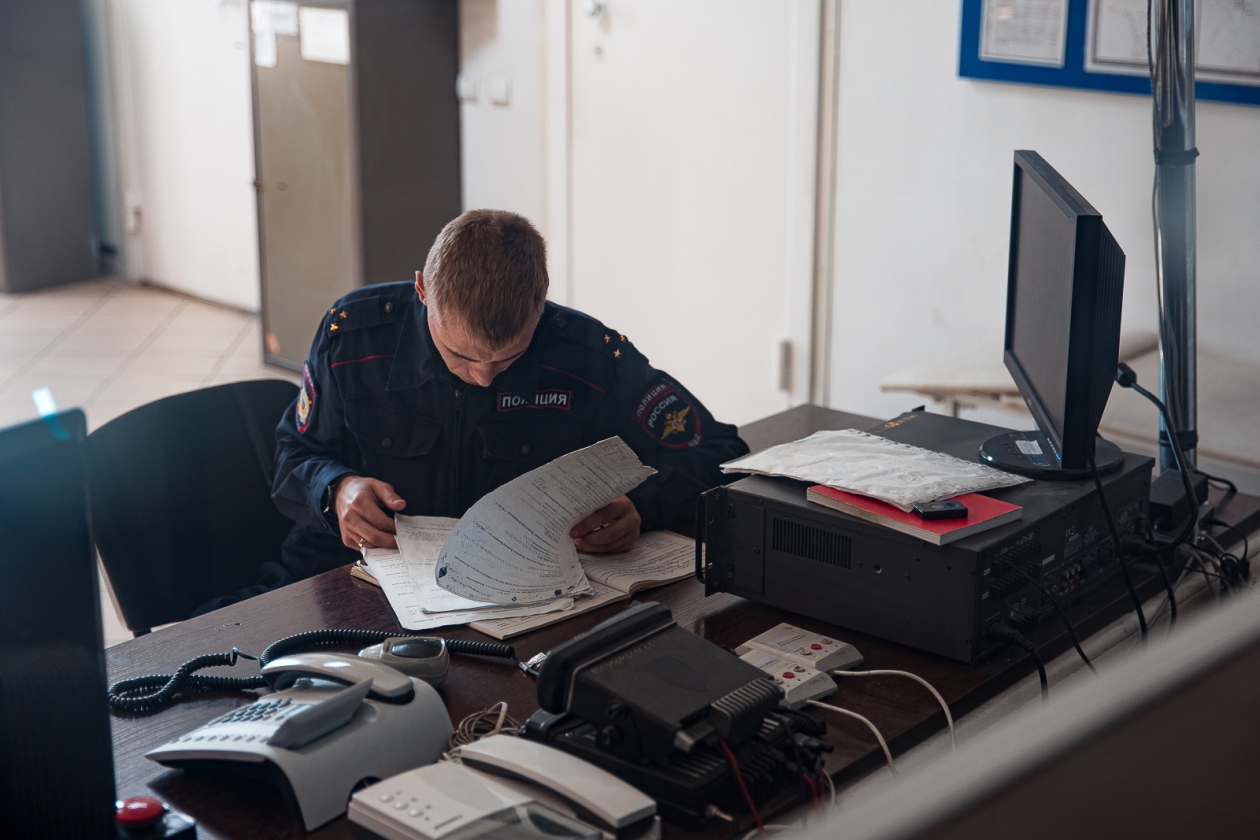 Блогерша с кастрюлей на голове во время атаки дронов возмутила жителей Сочи Илья Аверьянов