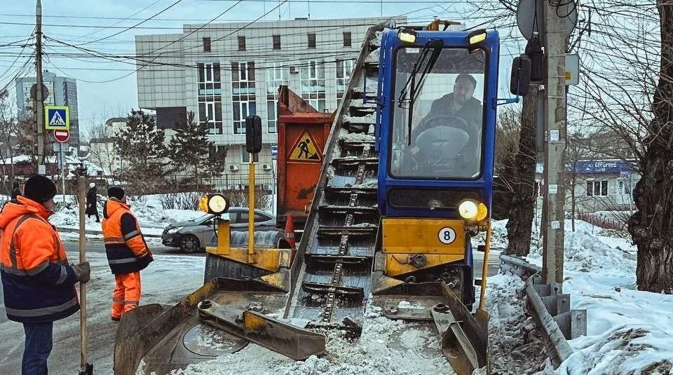 В Иркутске усилили уборку пешеходных пространств по поручению мэра города Пресс-служба администрации города