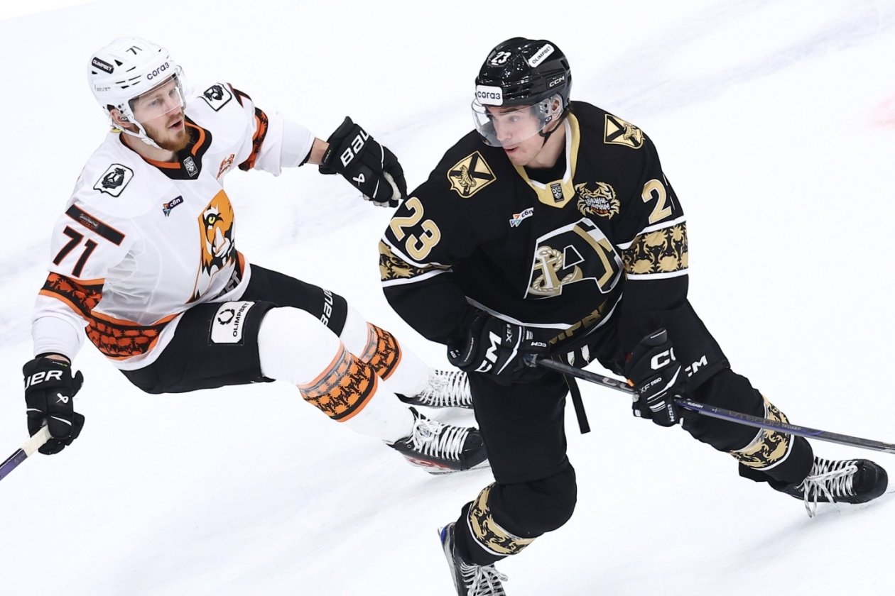 &quotАмур&quot разгромил &quotАдмирал&quot во Владивостоке, но остался без Кубка икры ХК &quotАдмирал&quot