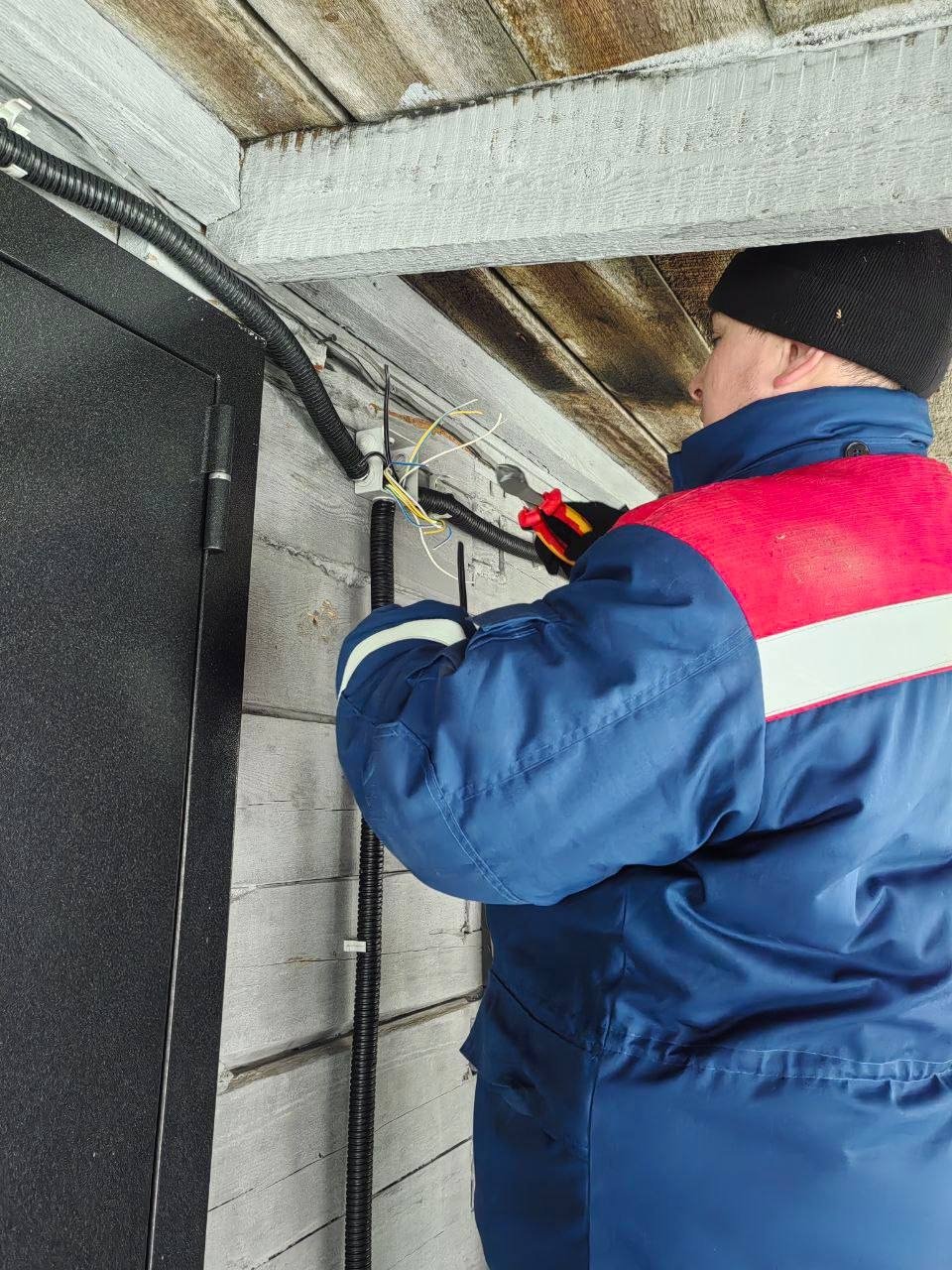 Бригада энергетиков от Эн+ переводит на электроотопление 12 размороженных домов в Бодайбо Эн+