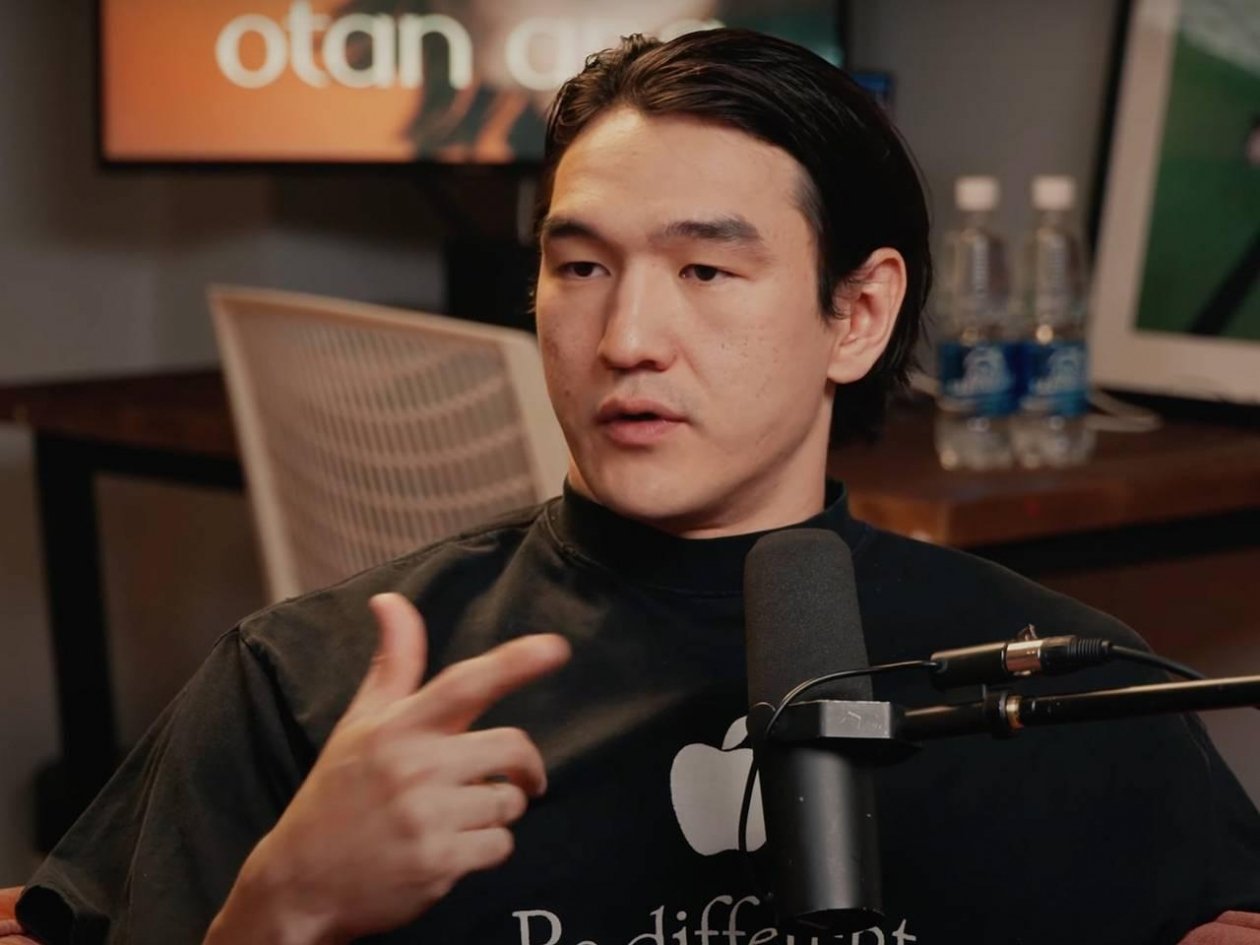 Нурлан Сабуров Соцсети знаменитостей