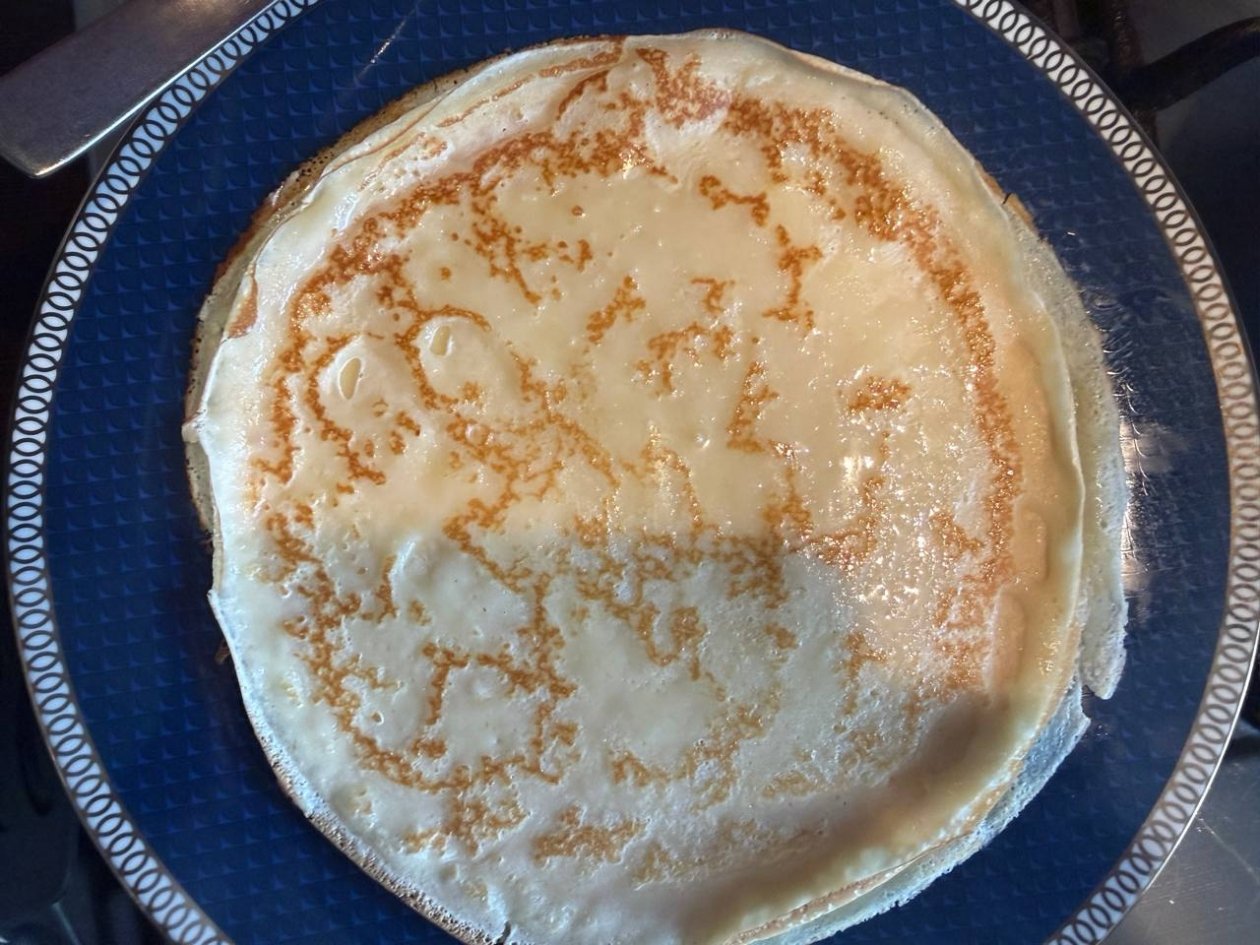 Не рецепт и не сковородка решает: как испечь идеальные блины на Масленицу - техника поваров ИА SevastopolMedia.ru