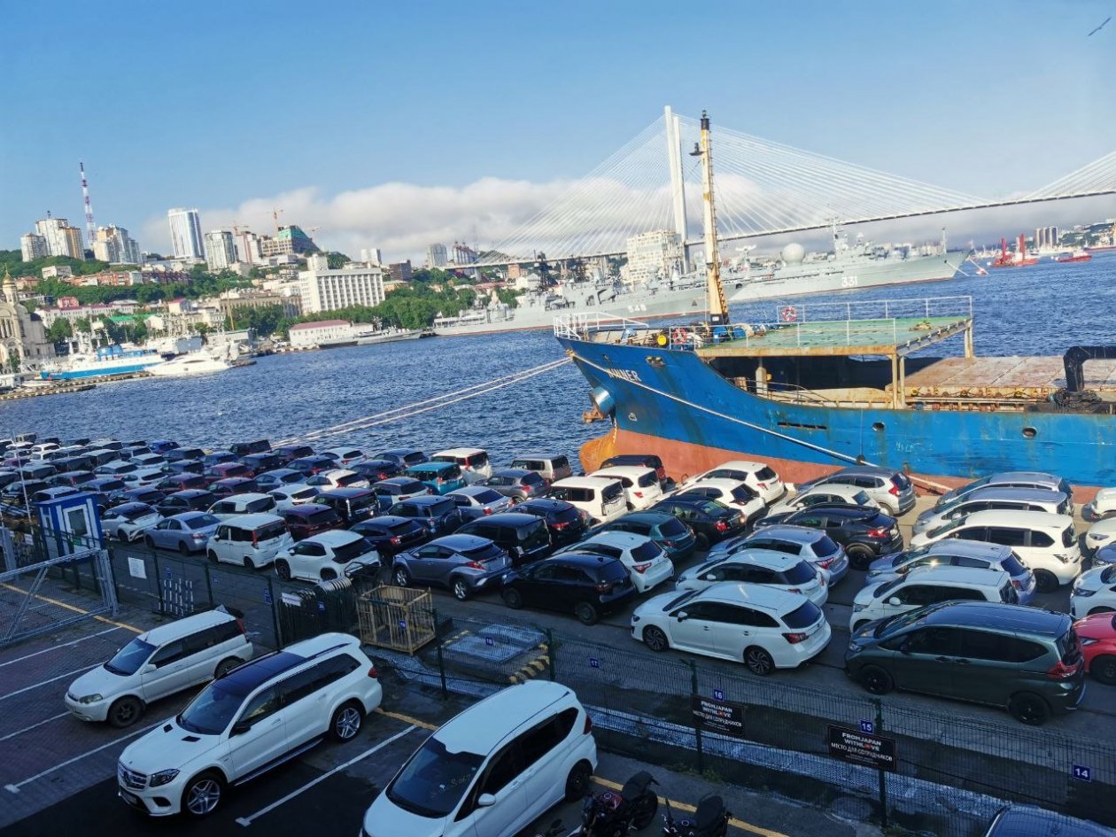 Автомобили в порту Владивосток (июль 2024 года) Олег Клименко, ИА PrimaMedia