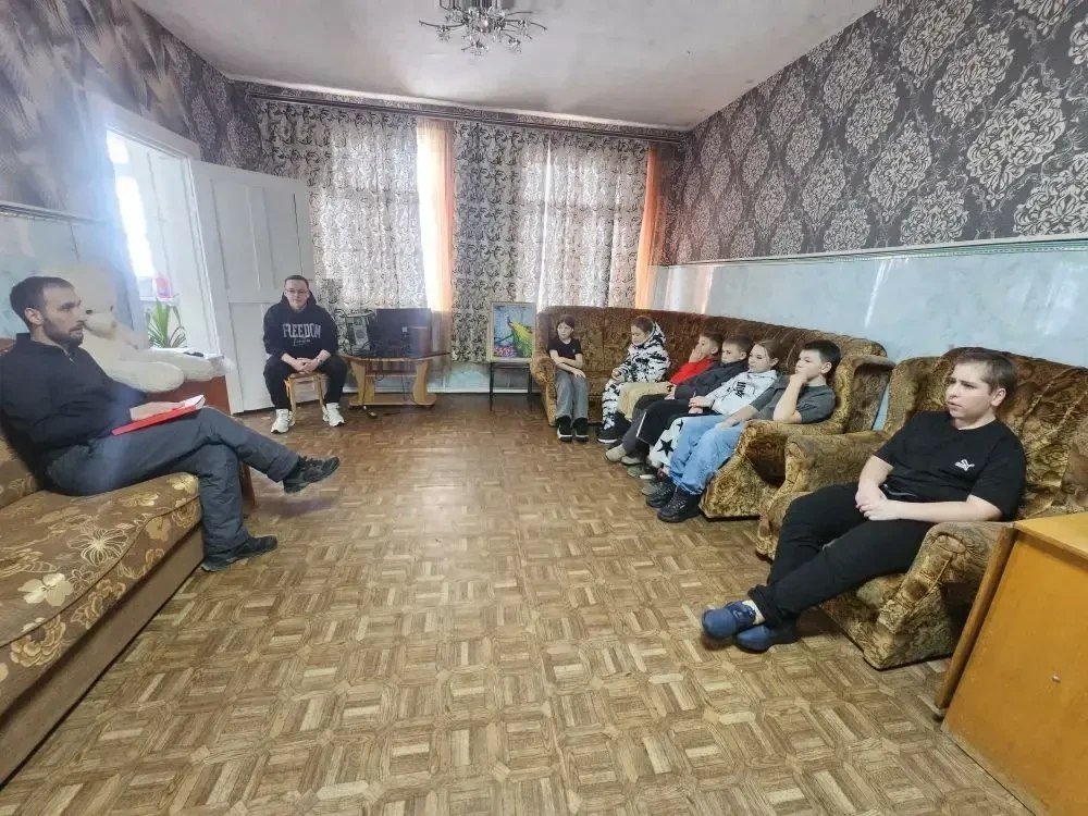 Сахалинских школьников учат выживать в лесу и читать следы на снегу пресс-служба агентства лесного и охотничьего хозяйства Сахалинской области